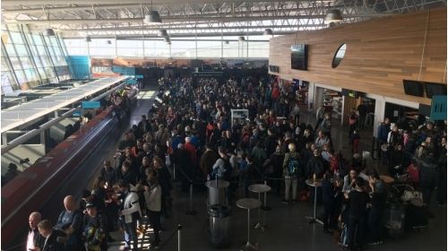 Foule aeroport.jpg